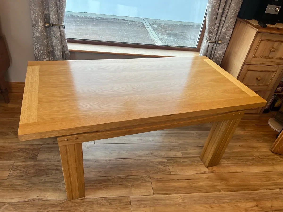 Dining table - Image 3