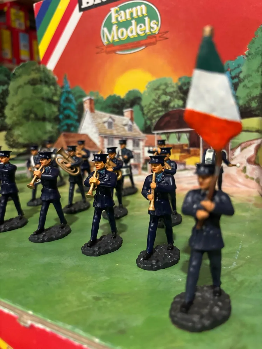 1/32 Scale Garda Band Figures - Image 3