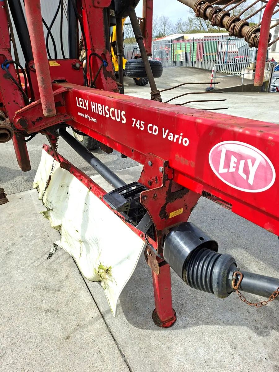 Lely 745 rake - Image 3