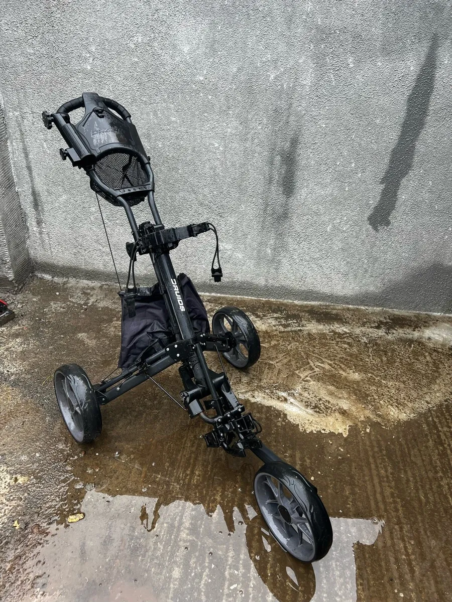 Golf trolley - Image 1