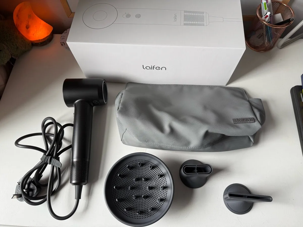 Laifen Swift Special hairdryer and travel bag - Image 1