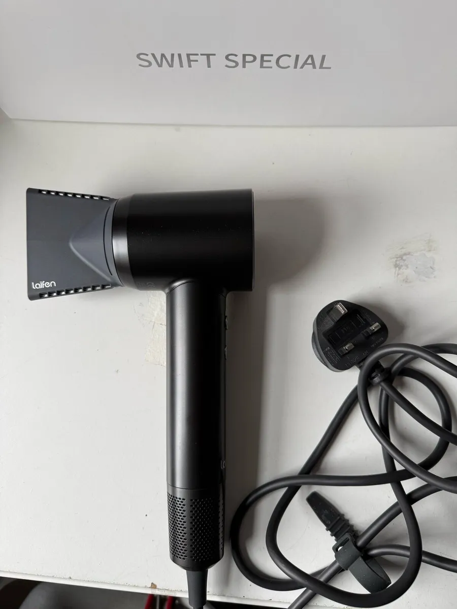 Laifen Swift Special hairdryer and travel bag - Image 2