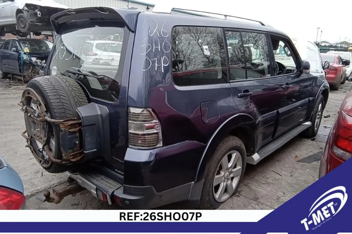 2008 MITSUBISHI SHOGUN BREAKING FOR PARTS - Image 4