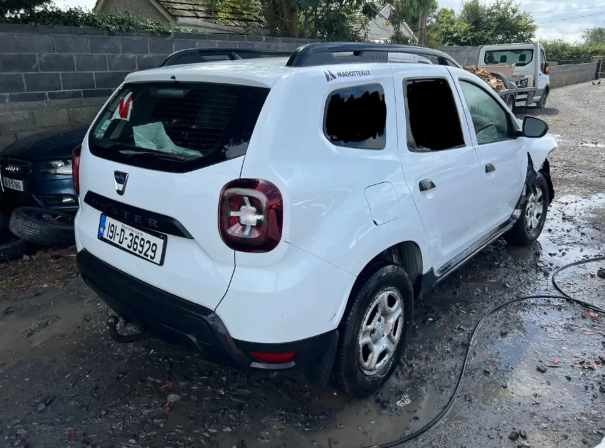 2019 Dacia Duster 1.5 Diesel Commercial - Image 3