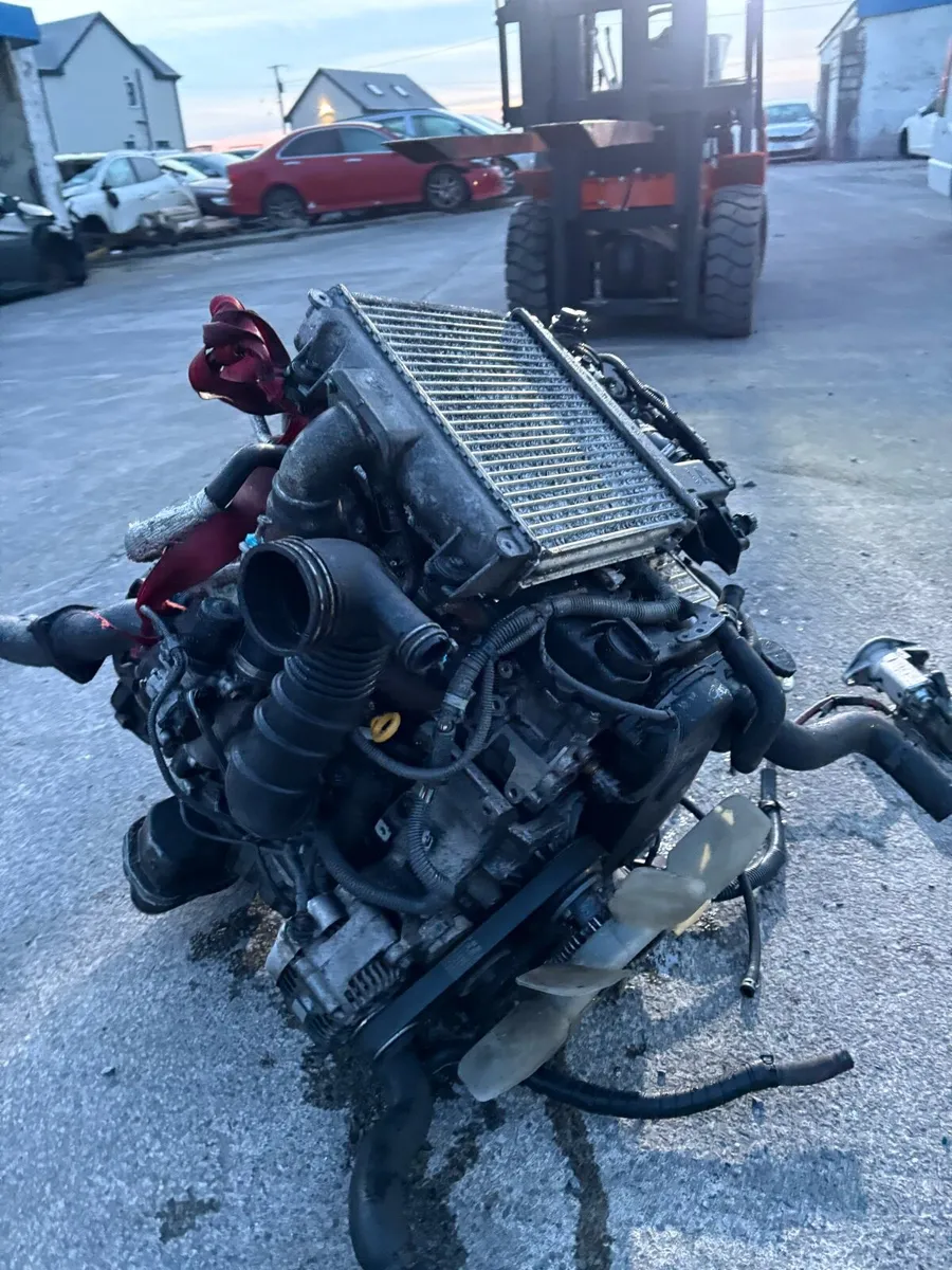 08 Low millage Landcruiser Engine - Image 2