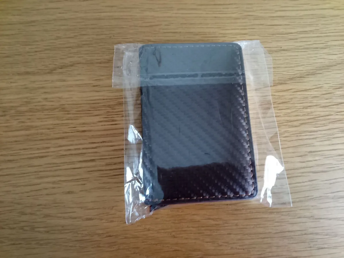 Carbon Fiber Pattern RFID Blocking Card Case - Image 1