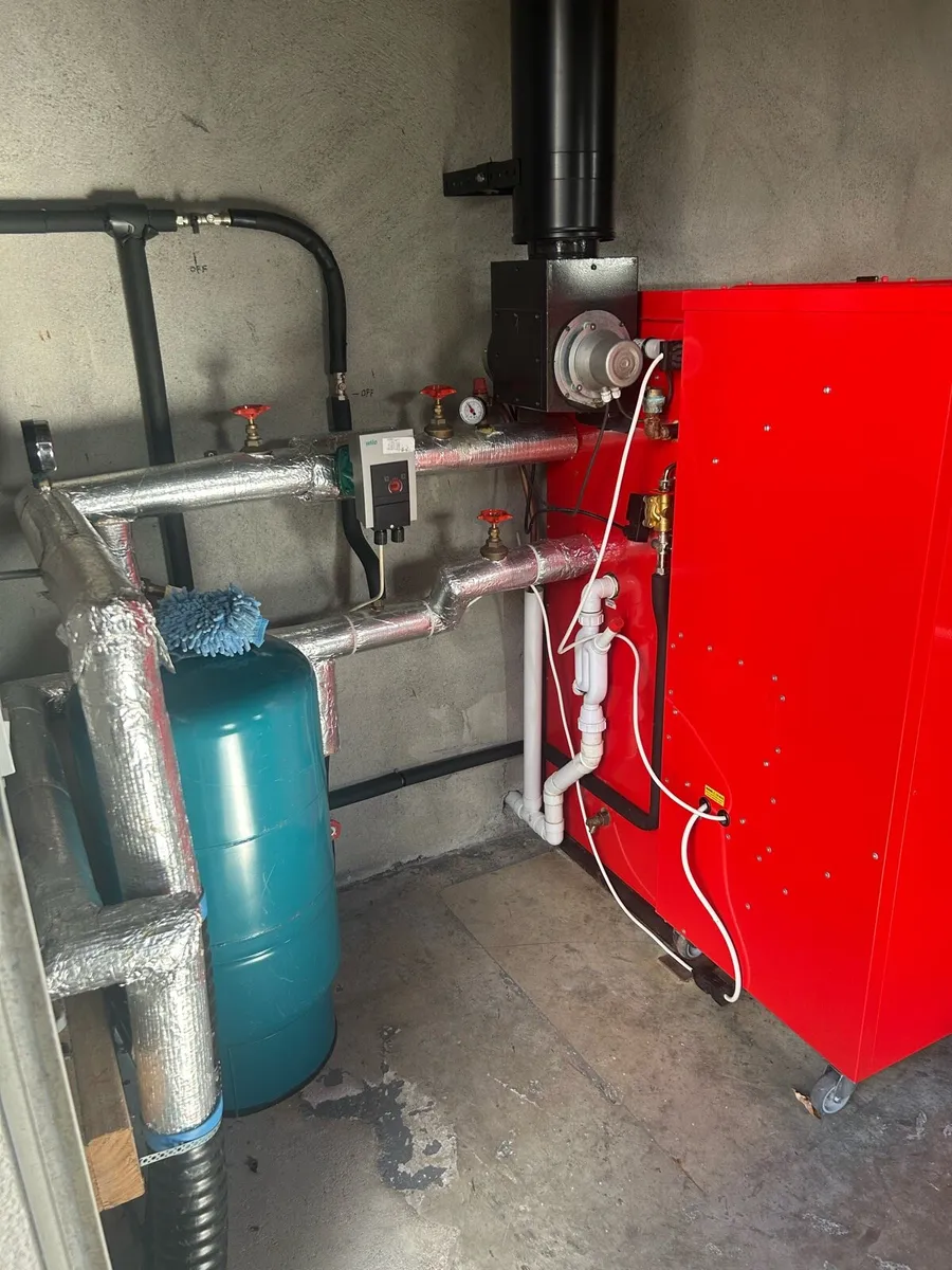 GRANT Wood Pellet Boiler & 4 T Bulk Pellet tank - Image 3