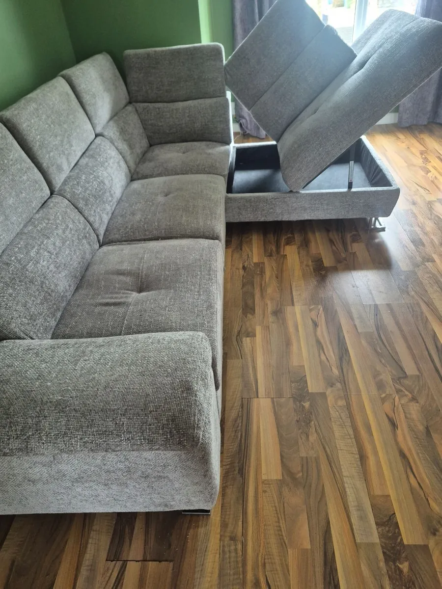 Corner sofa - Image 1