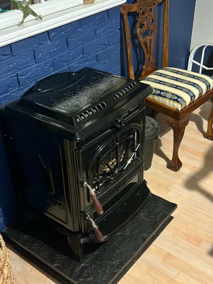 Stanley stove - Image 1