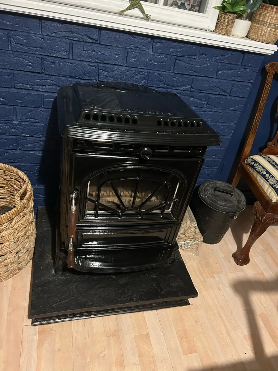 Stanley stove - Image 2