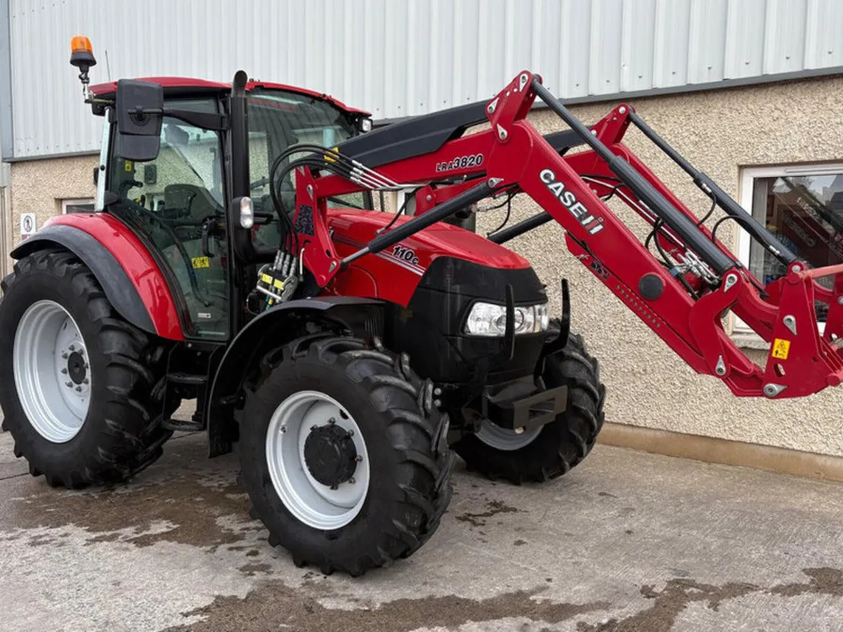 2022 CASE 110C with LRA 3820 Self-Levelling Loader - Image 1