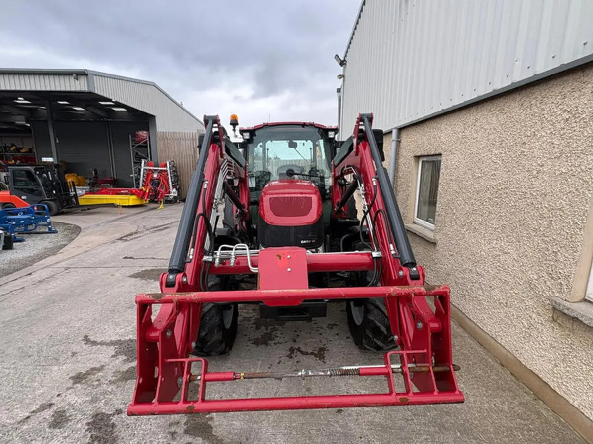 2022 CASE 110C with LRA 3820 Self-Levelling Loader - Image 2
