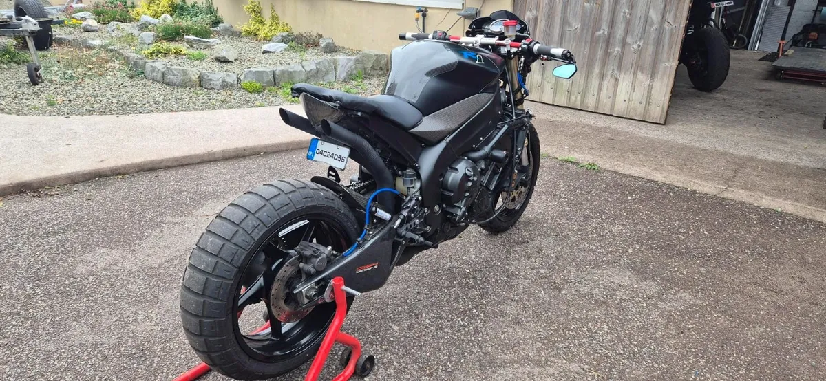YAMAHA R1 - Image 3