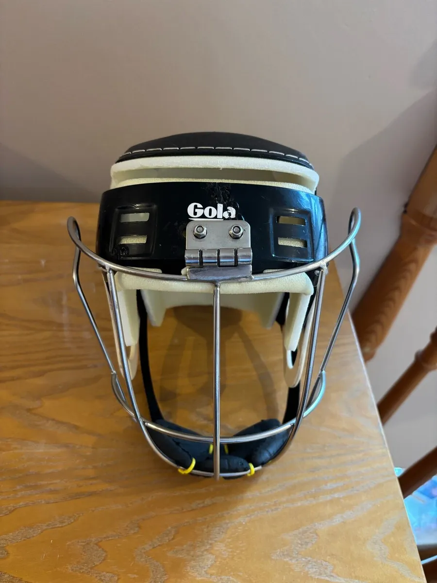 Gola helmet - Image 1