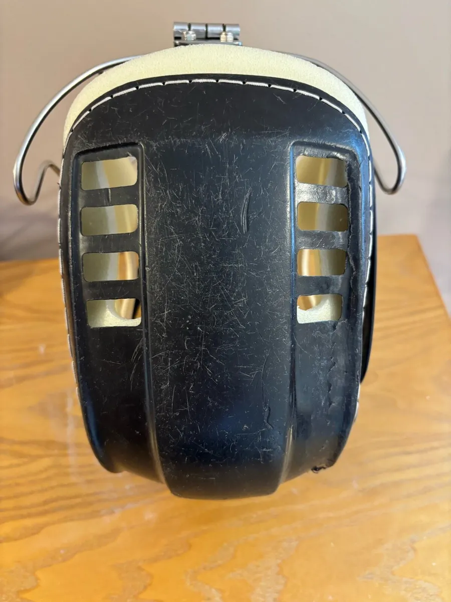 Gola helmet - Image 4