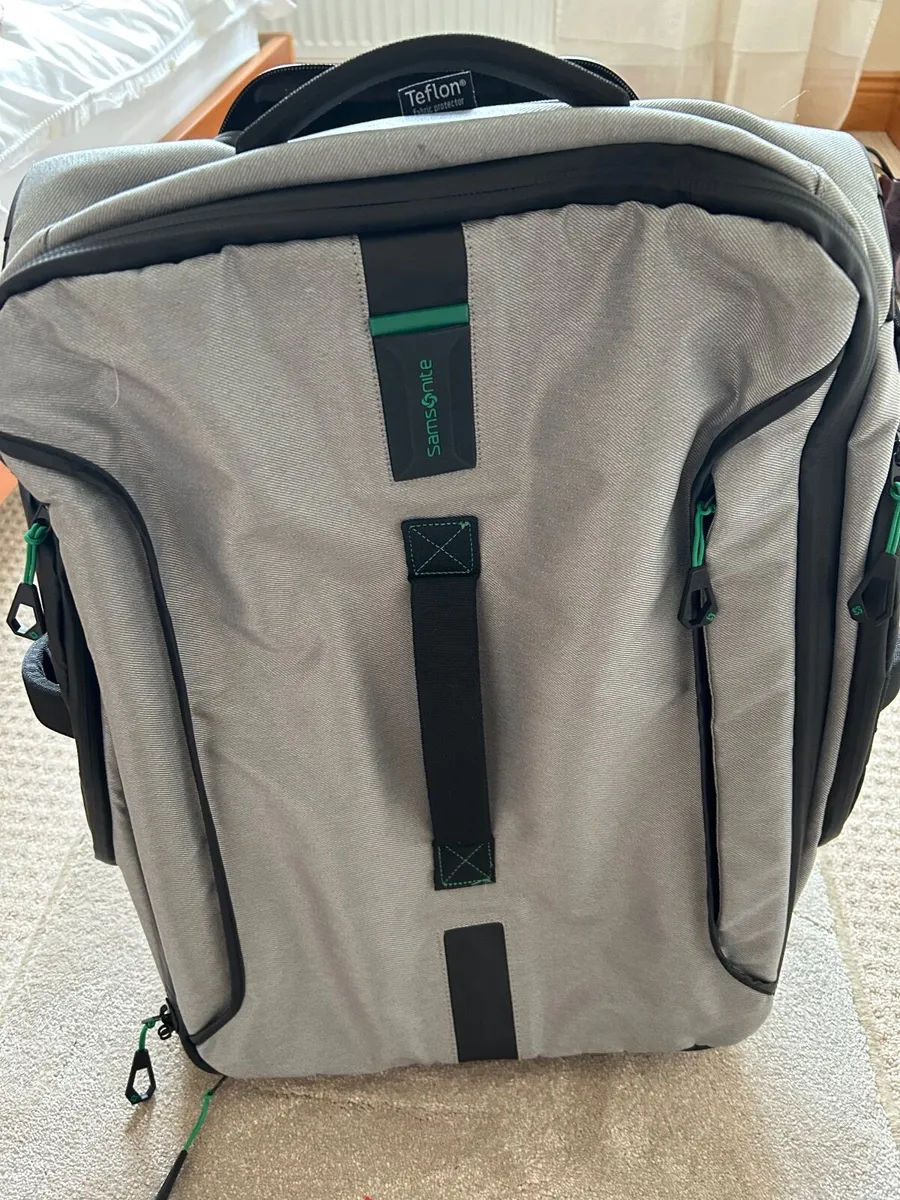 Samsonite suitcase - Image 1