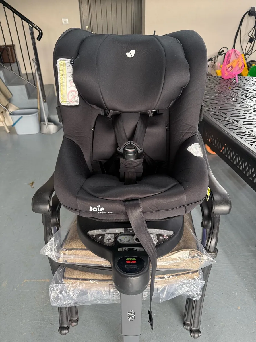 Child Car seat - Image 2