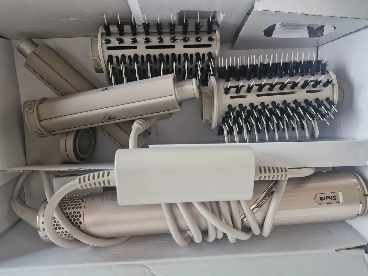 Hair styling - Image 3