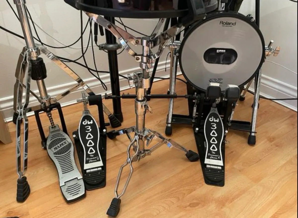 Roland TD20 Drum Kit With Extras - Image 4