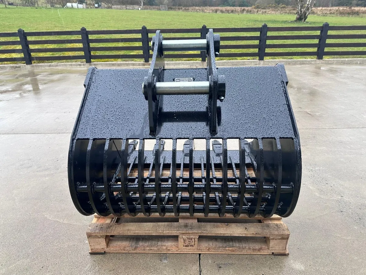 For sale new unused DCE 13 ton Riddle bucket - Image 4