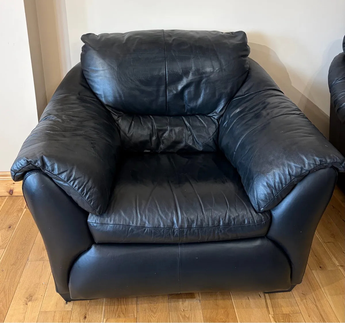 Black Leather Sofa Set- 3 Seater + 2 armchairs - Image 2