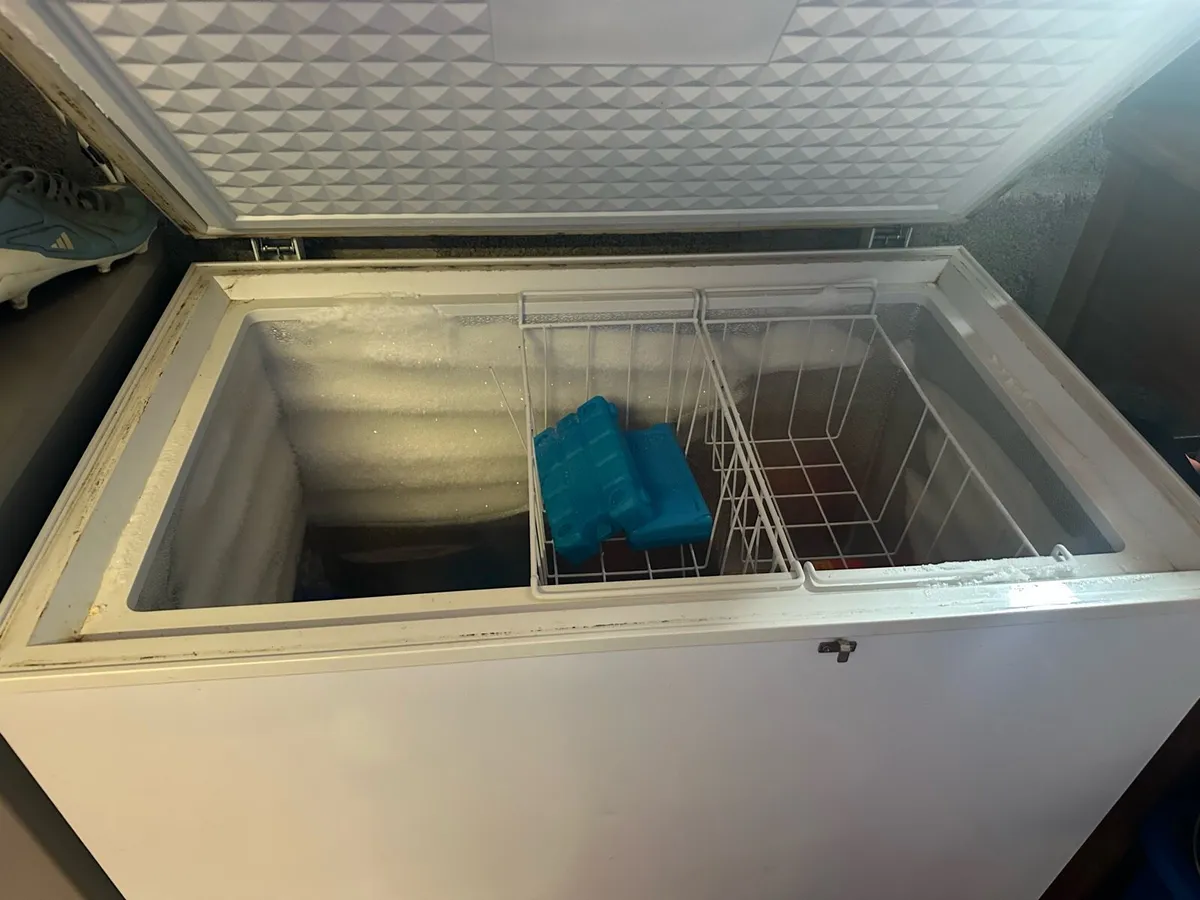 Chest freezer