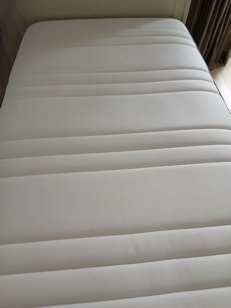 Single mattress x 2 - Image 3