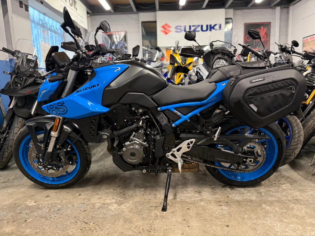 2024 Suzuki GSX8S - Image 4