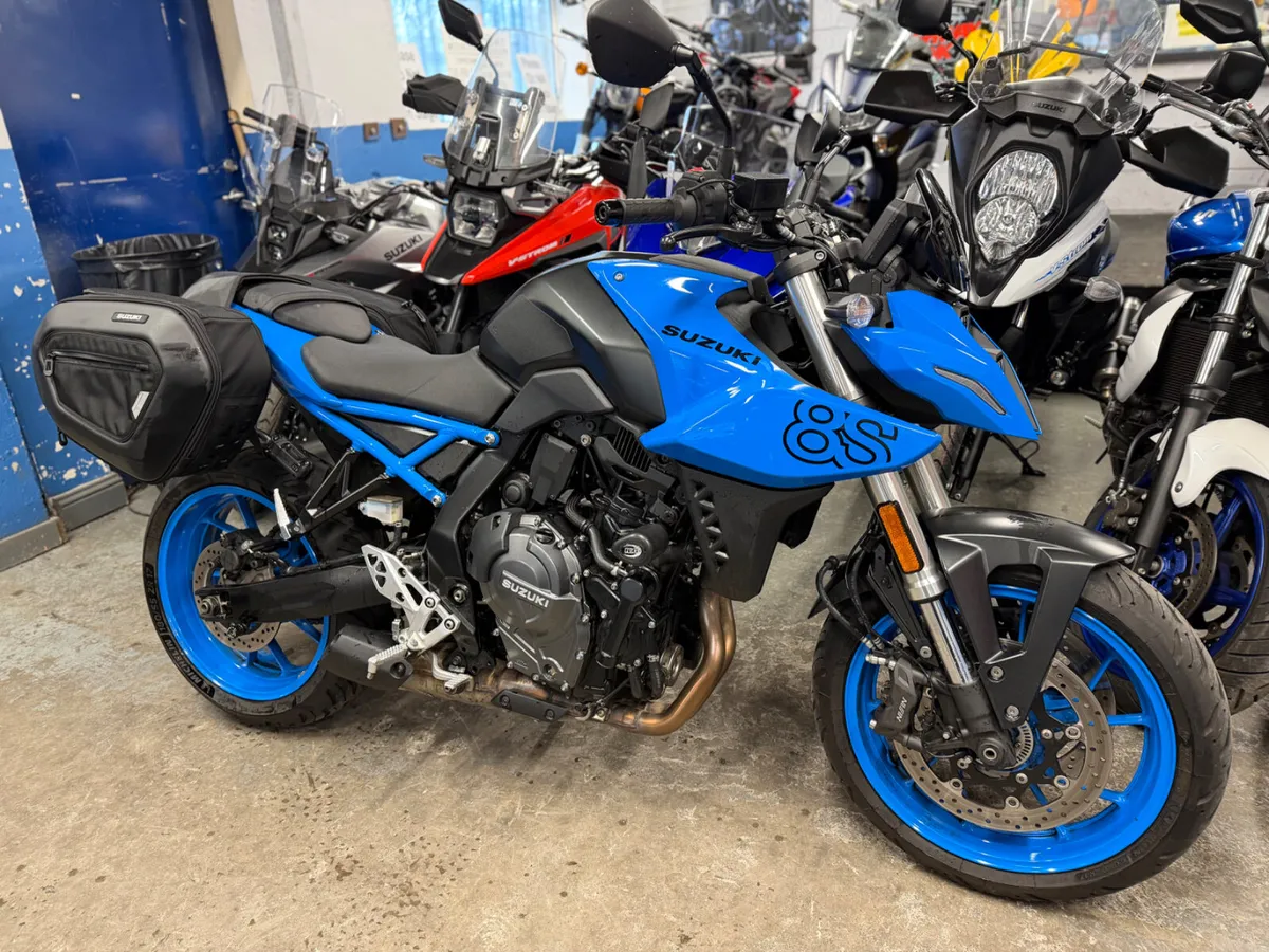 2024 Suzuki GSX8S - Image 2