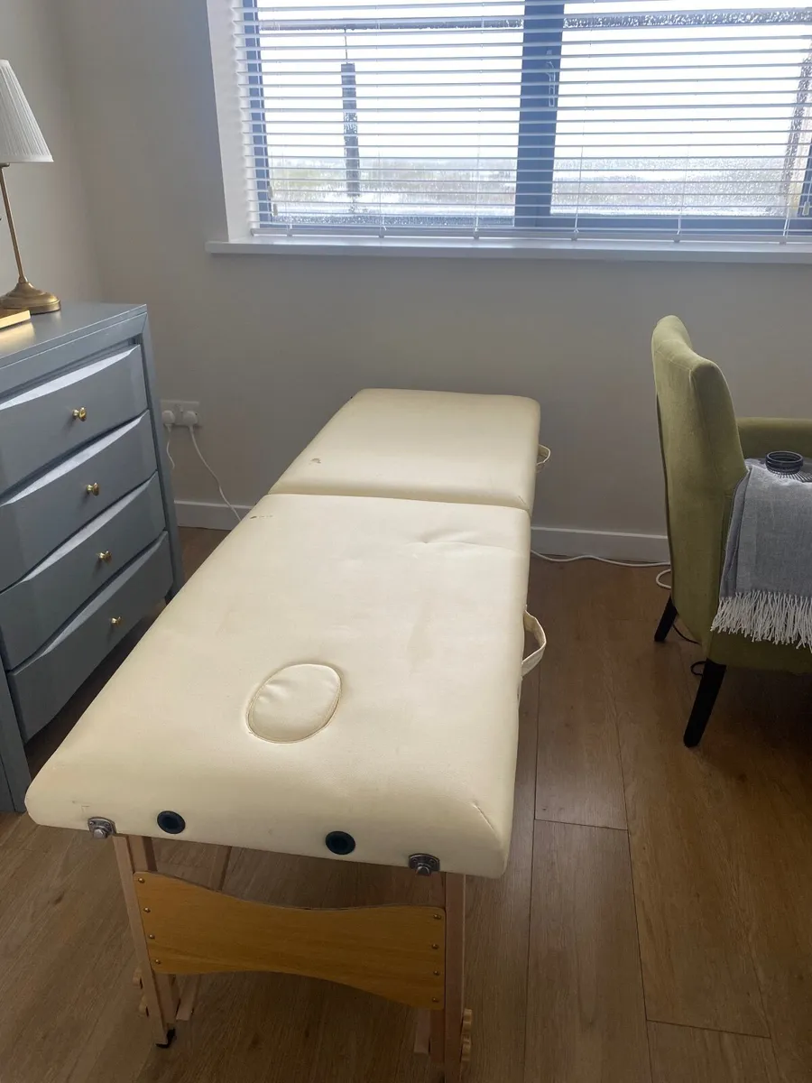 Portable Folding Massage Table – €90 - Image 1