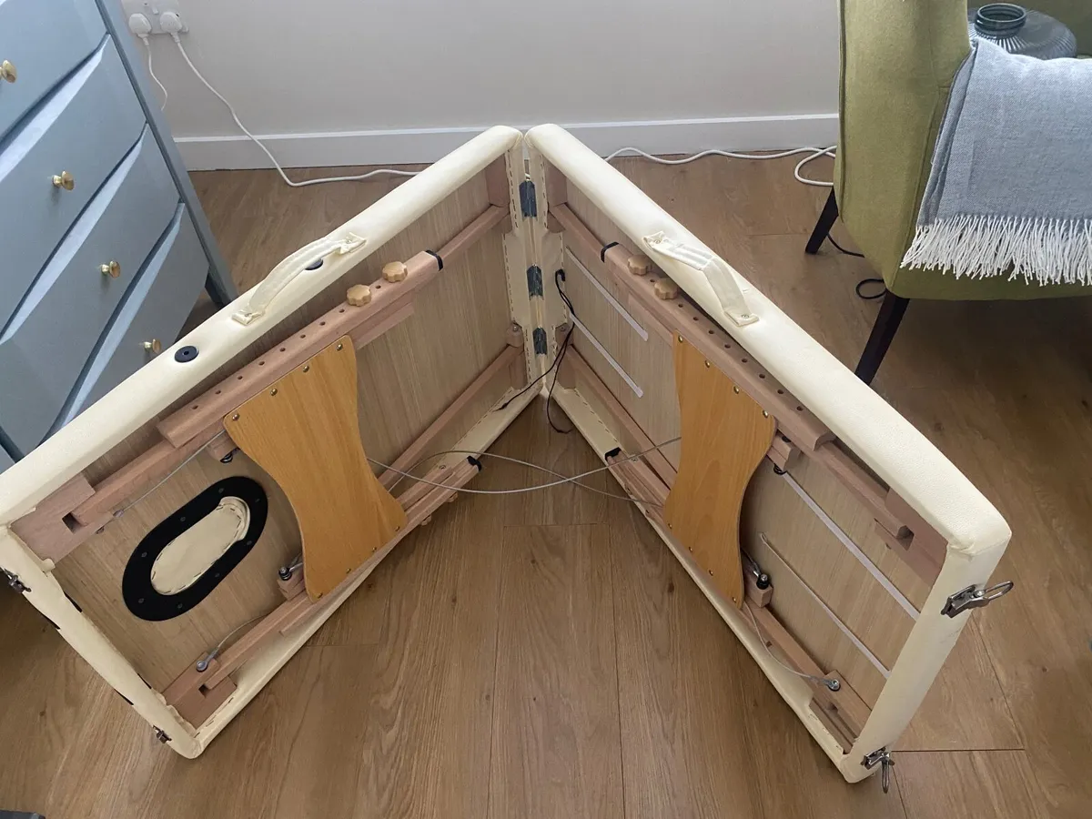 Portable Folding Massage Table – €90 - Image 3