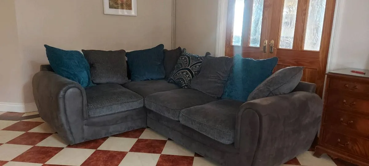 Couch - Image 2