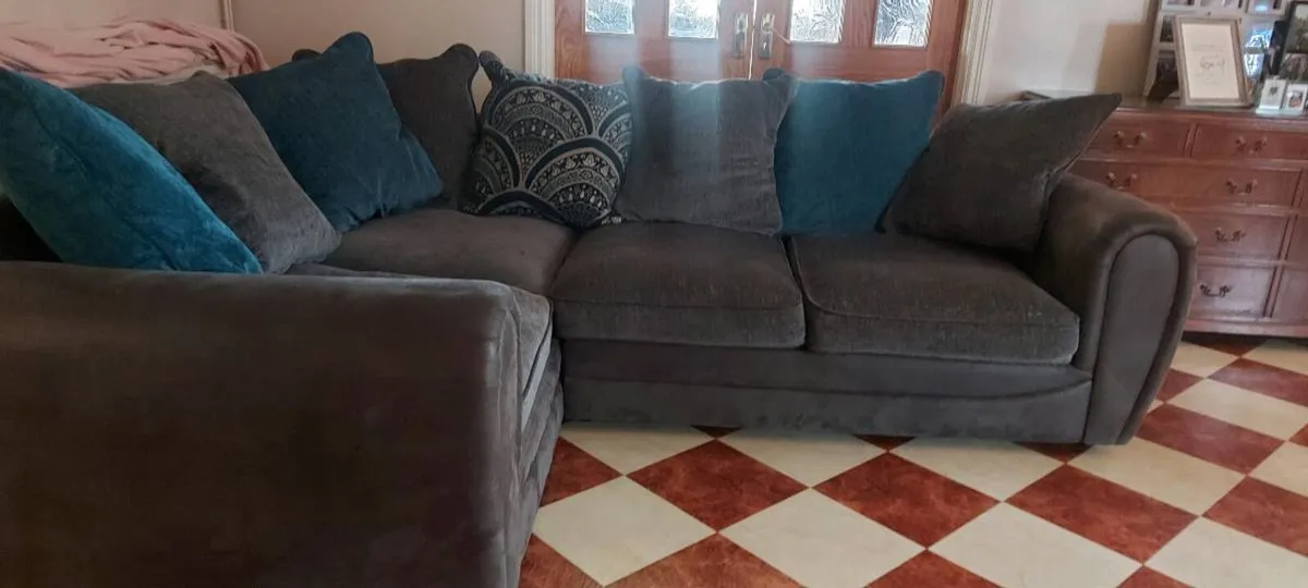 Couch - Image 3