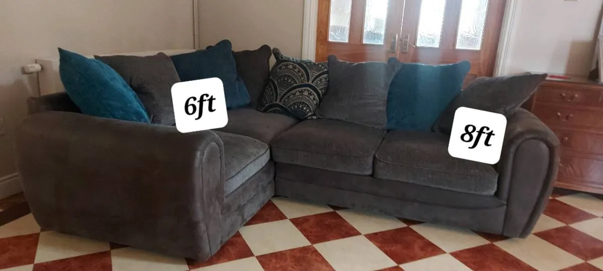 Couch - Image 4