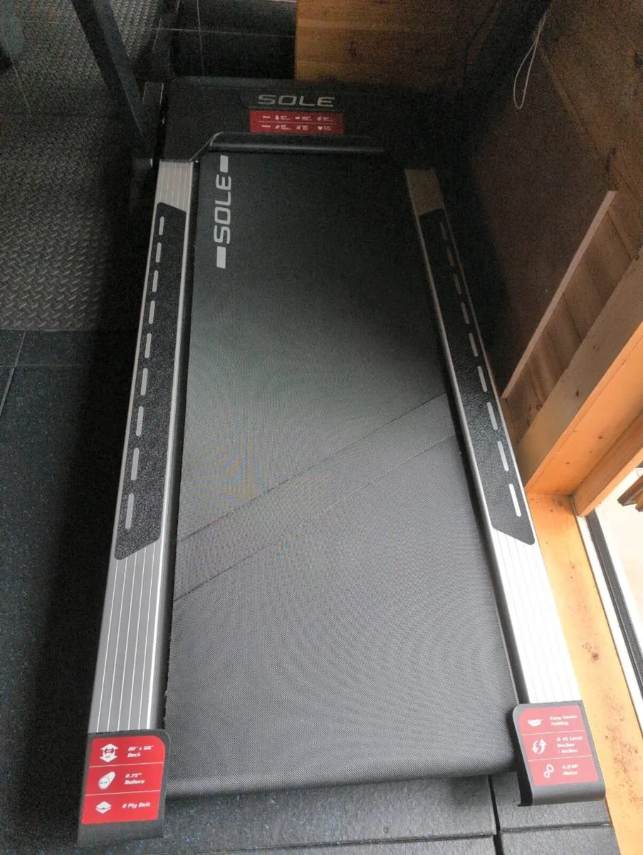 Sole F85 Treadmill - Image 3