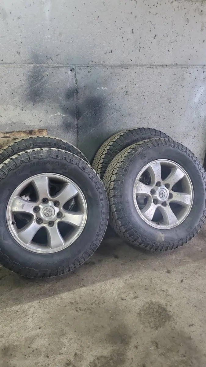 Landcruiser rims and tyres - Image 4