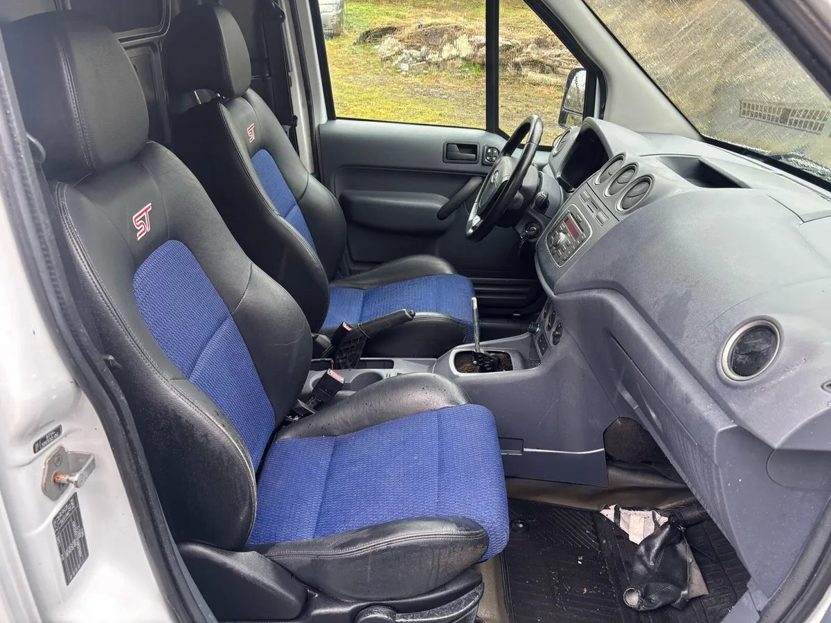 Ford Transit Connect 110 T230 LHD - Image 4