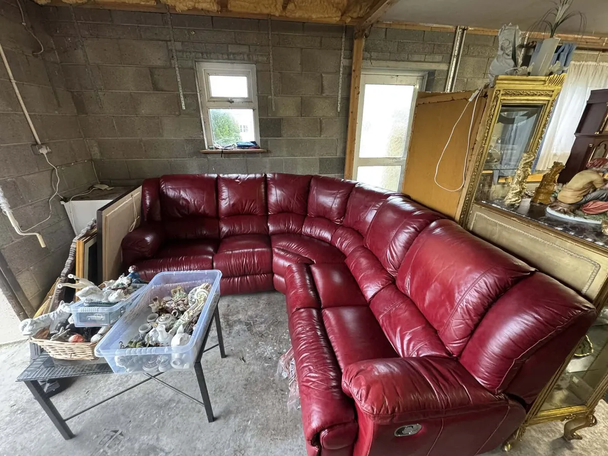 Large leather corner suite recliner - Image 3