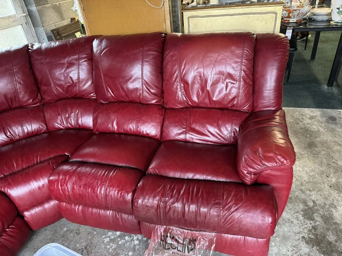Large leather corner suite recliner - Image 4