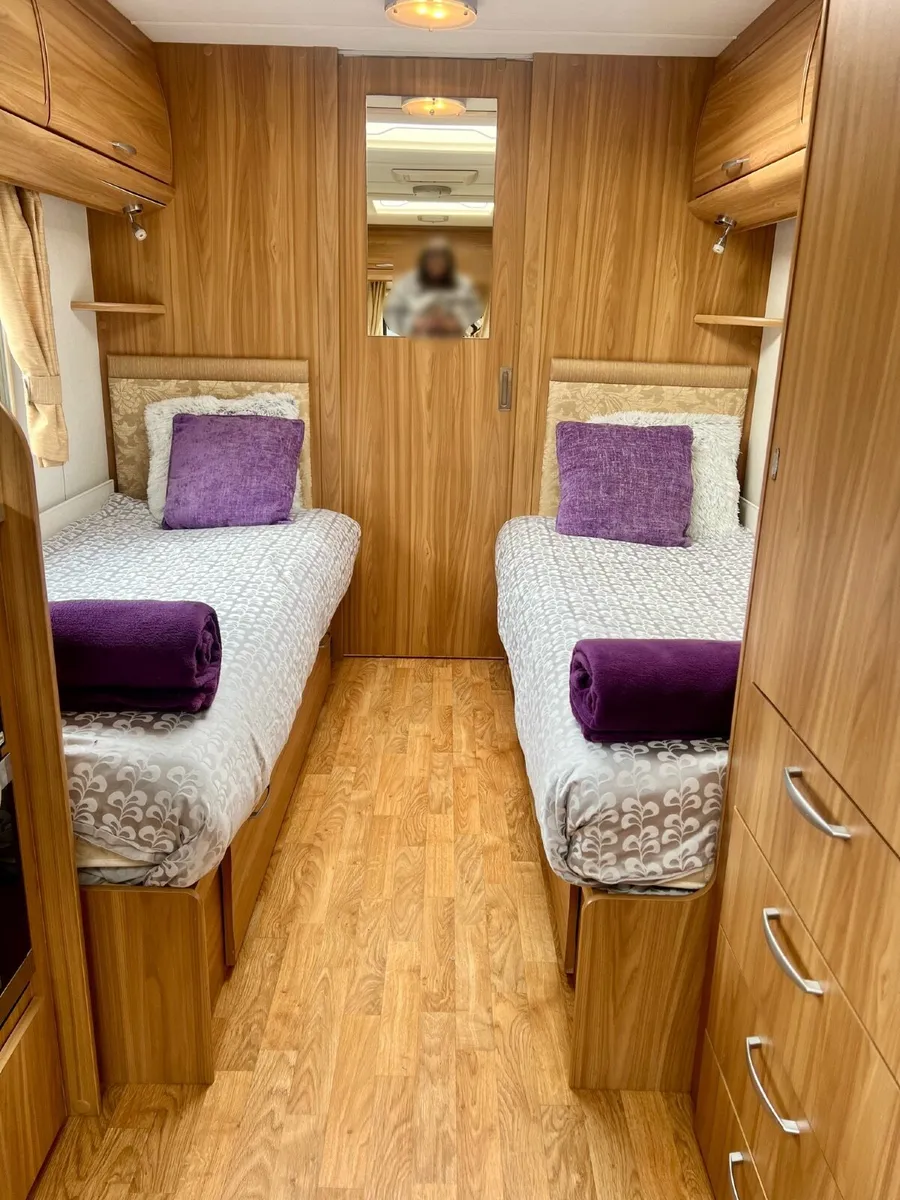 2010 Lunar Clubman SB Caravan - Image 2