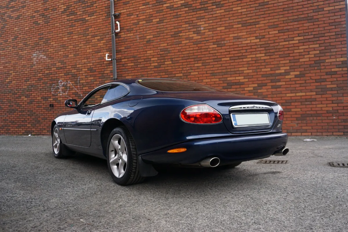 Jaguar XK8 *Low MLS* - Image 2