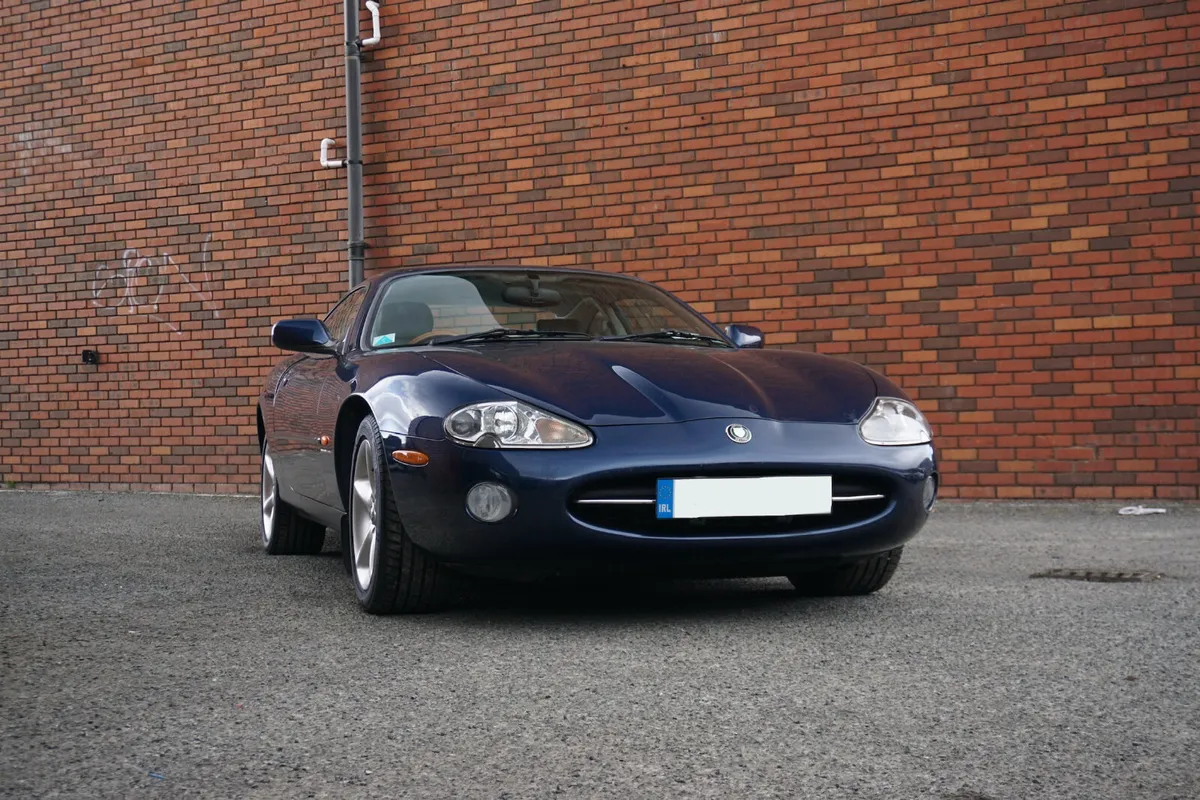 Jaguar XK8 *Low MLS* - Image 1