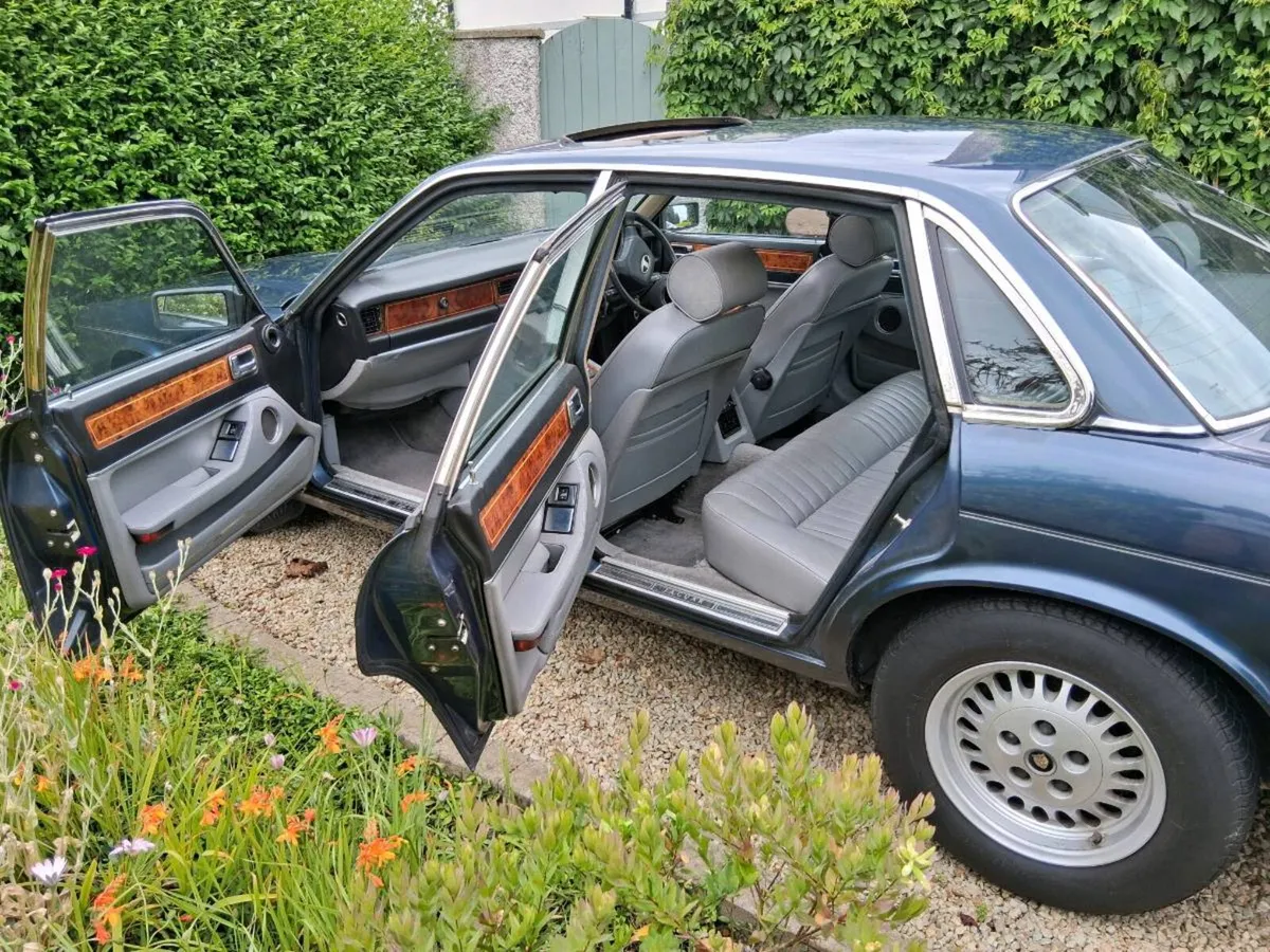 Jaguar XJ40 - Image 4