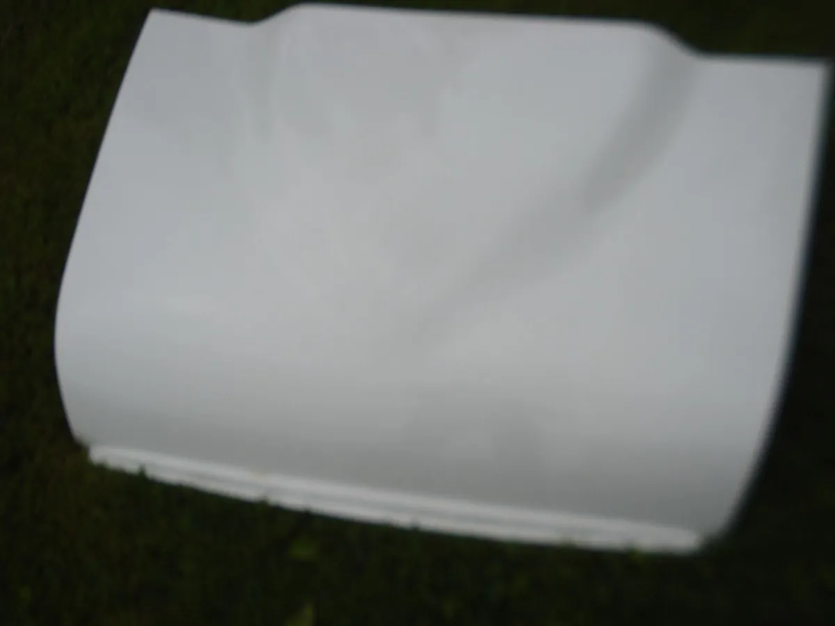 CLASSIC MINI 1959-2000 FIBREGLASS BULGE BONNET. - Image 1