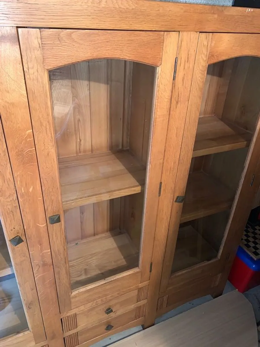 Elegant Handmade Oak Display Cabinet - Image 3