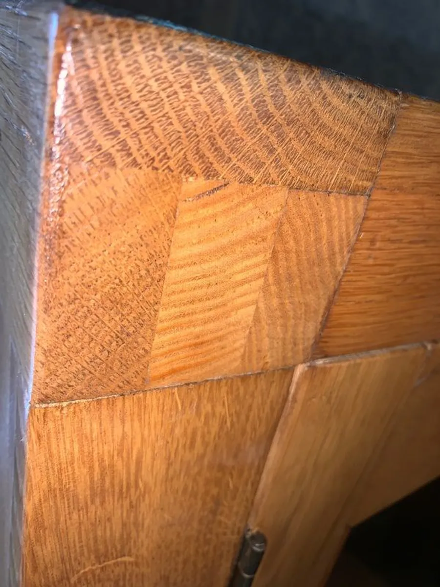 Elegant Handmade Oak Display Cabinet - Image 4