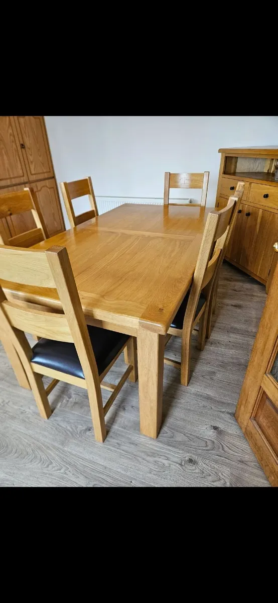 Solid oak Table and 6 chairs and corner cabinet - Image 1