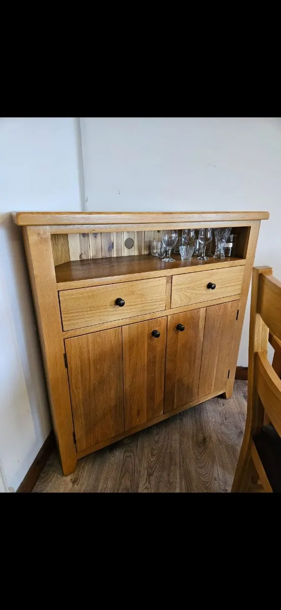 Solid oak Table and 6 chairs and corner cabinet - Image 3