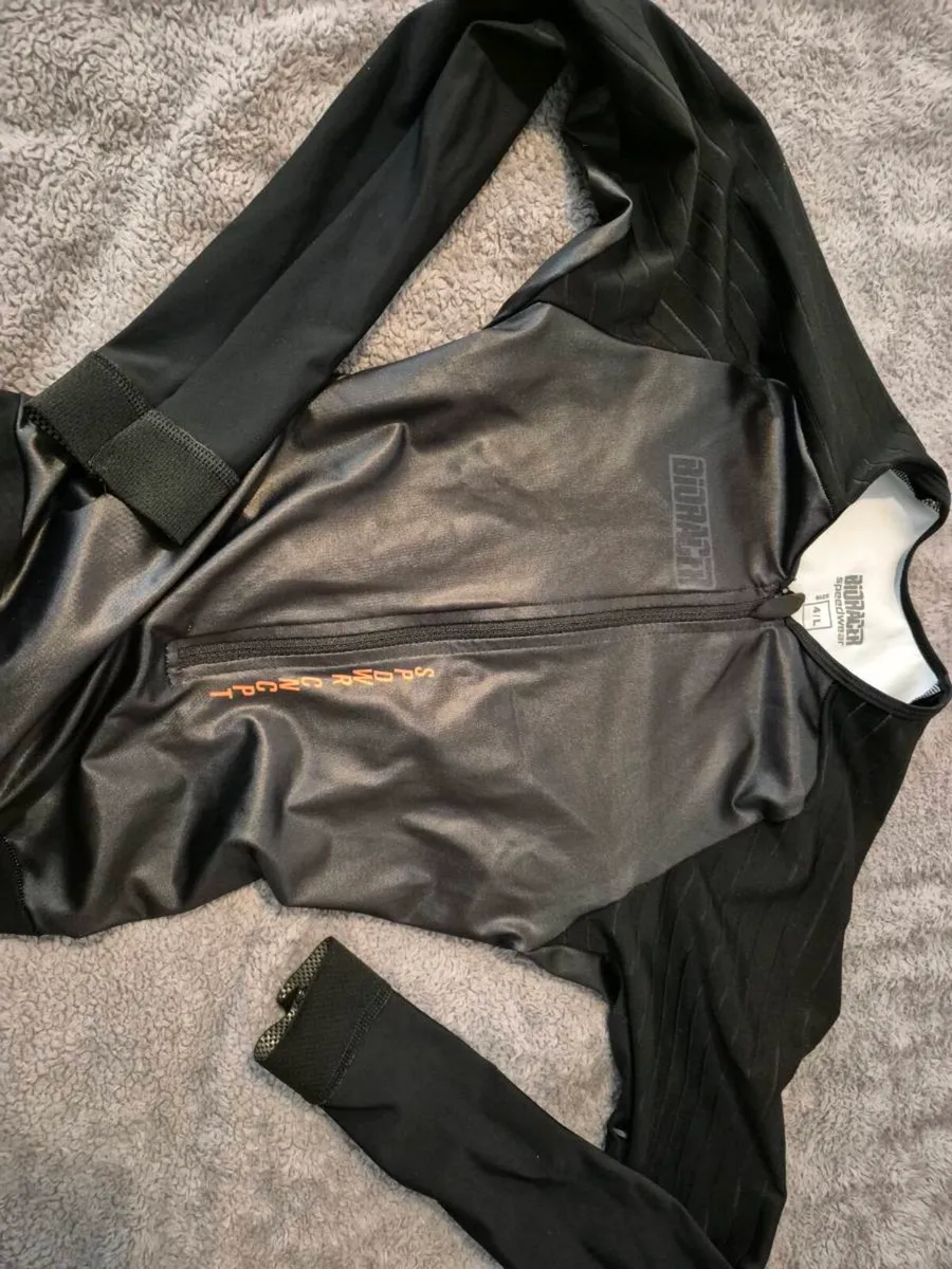 Bioracer Speedconcept skinsuit and aero gloves - Image 1