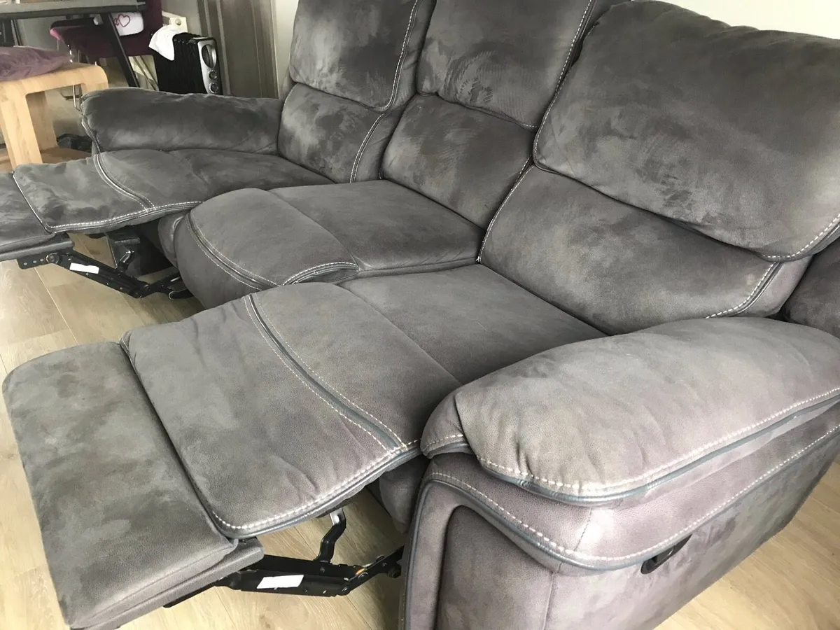 Recliner couches x 2 - Image 3
